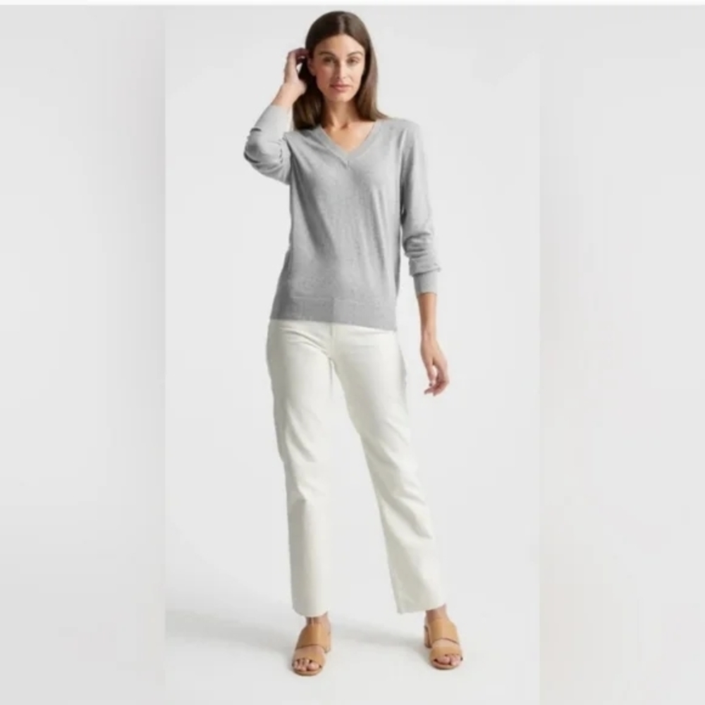 Banana Republic 100% Merino Wool Gray V-Neck Sweater for Women, Sz M